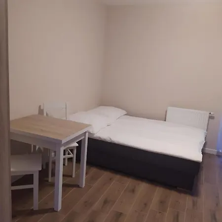 ゲストハウス Piaskowy Dwor 3*