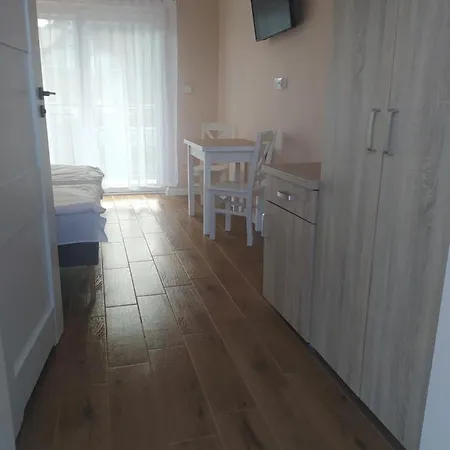 ゲストハウス Piaskowy Dwor 3*