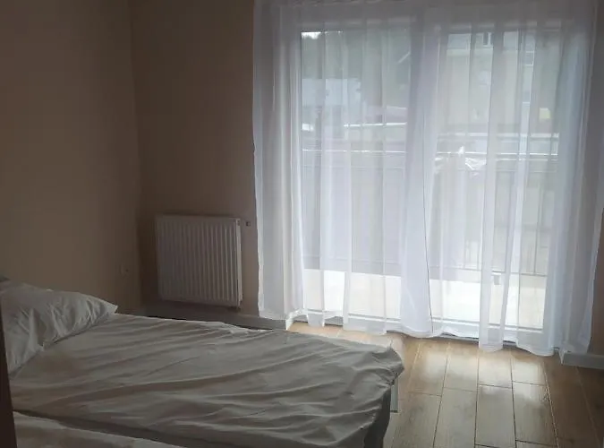 Piaskowy Dwor Pensionat 3*